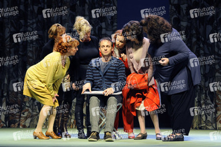 Manon Strache, Sylvia Wintergrün, Anne Kasprik, Tobias Schulze, Brigitte Grothum, Marijam Agischewa, Sabine Orleans