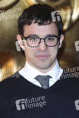 Simon Bird