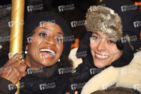 Liz Baffoe, Yvonne De Bark