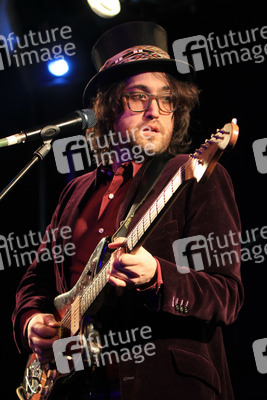 Sean Lennon (The Ghost of a Saber Tooth Tiger)