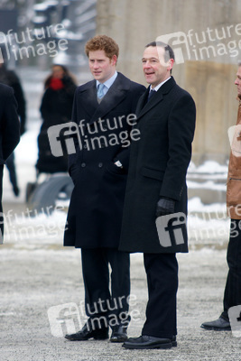 Henry Mountbatten-Windsor / Prinz Harry, Simon McDonald