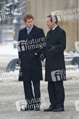 Henry Mountbatten-Windsor / Prinz Harry, Simon McDonald