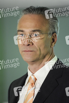 Klaus J. Behrendt