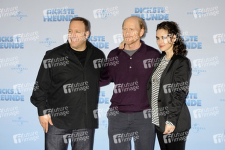 Kevin James, Ron Howard, Winona Ryder