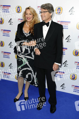 Jerry Hall mit Begleitung