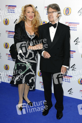 Jerry Hall mit Begleitung