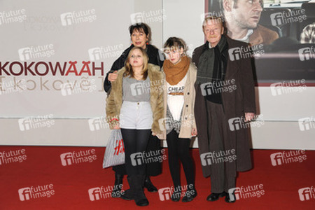 Monika Hansen und Otto Sander mit Enkelinnen Lulu und Bianca