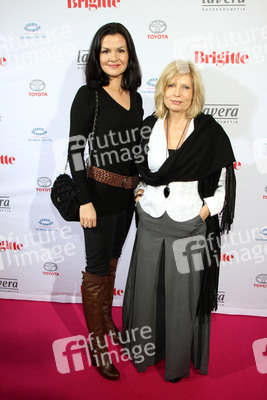 Sabine Postel mit Konstanze Braun