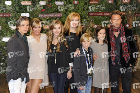 Tom Hoßbach, Sina Tkotsch, Milena Tscharntke, Nadja Uhl, Emmanuel Simeon, Stella Kunkat, Thomas Kretschmann