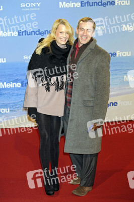 Gedeon Burkhard mit Freundion Annika Bormann