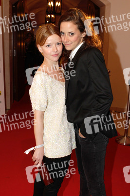 Karoline Schuch, Anja Knauer