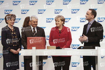Binali Yildirim, Angela Merkel