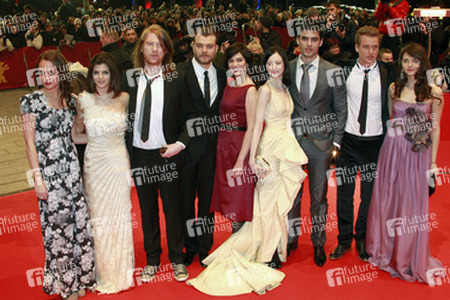 Alicia Vikander (Schweden), Clara Lago (Spanien), Domhnall Gleeson (Irland), Pilou Asbaek (Dänemark), Marija Skaricic (Kroatien), Andrea Riseborough (Großbritannien), Nik Xhelilaj (Albanie), Alexander Fehling (Deutschland), Natasha Petrovic (Mazedonien)