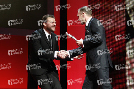 Pilou Asbaek, Ralph Fiennes