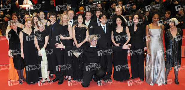 Wim Wenders mit Cast und Crew von 'Pina'