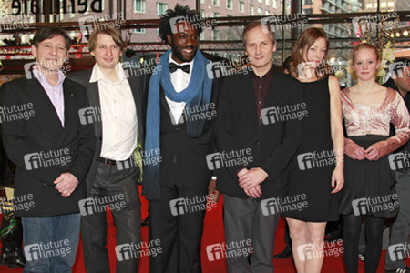 Pierre Bokma, Sava Lolov, Jean-Christophe Folly, Hippolyte Girardot, Jenny Schily, Maria Elise Miller