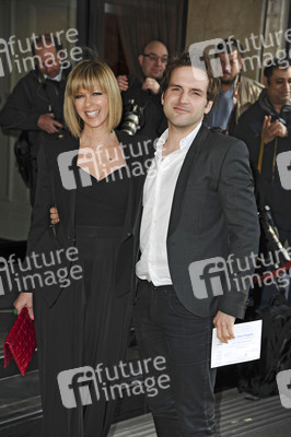 Kate Garraway mit Begleitung
