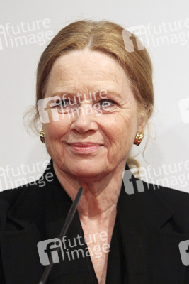 Liv Ullmann