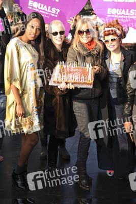 V.V. Brown, Annie Lennox, Gaby Roslin, Paloma Faith