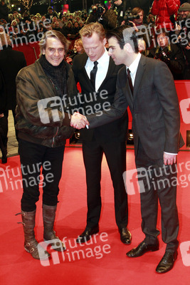 Jeremy Irons, Paul Bettany, Zachary Quinto
