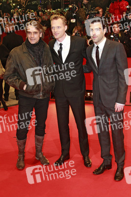 Jeremy Irons, Paul Bettany, Zachary Quinto