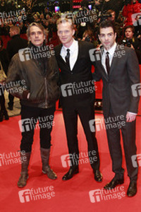 Jeremy Irons, Paul Bettany, Zachary Quinto
