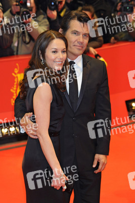 Diane Lane, Josh Brolin