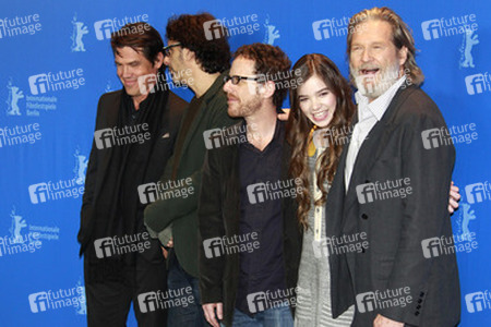 Josh Brolin, Joel Coen, Ethan Coen, Hailee Steinfeld, Jeff Bridges