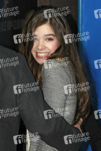 Hailee Steinfeld