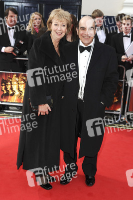 David Suchet mit Begleitung