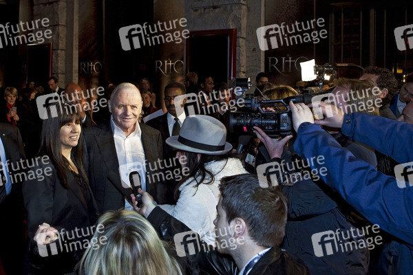 Stella Arroyave, Anthony Hopkins