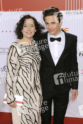 Meret Becker mit Begleitung