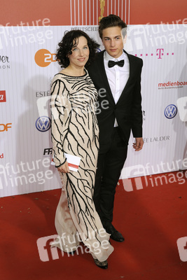 Meret Becker mit Begleitung