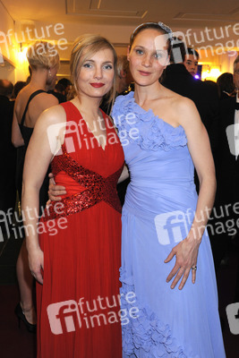 Nadja Uhl, Jeanette Hain