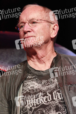 Lance Henriksen