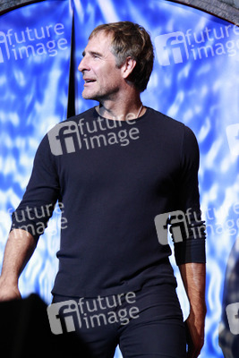 Scott Bakula
