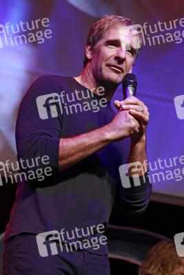 Scott Bakula