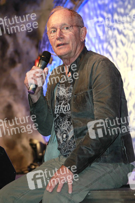 Lance Henriksen