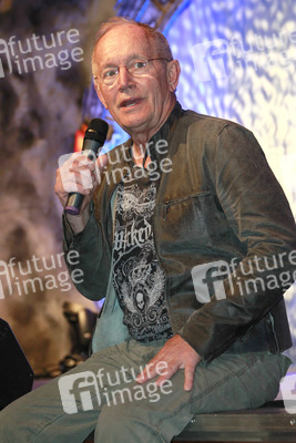 Lance Henriksen