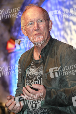 Lance Henriksen