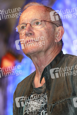 Lance Henriksen