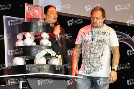 Garrett Wang, Dirk Bartholomä