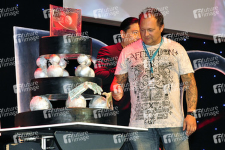 Garrett Wang, Dirk Bartholomä