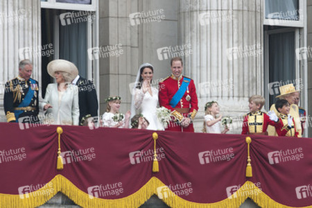 Prinz Charles und Camilla, Eliza Lopes, Margarita Armstrong-Jones, Grace Van Cutsem, Prinz William und Prinzessin Catherine, Lady Louise Windsor, Tom Pettifer, William Lowther-Pinkerton, Queen Elizabeth und Prinz Philip