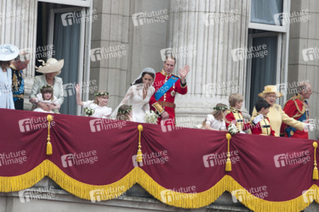Carole Middleton, Prinz Charles and Camilla, Eliza Lopes, Margarita Armstrong-Jones, Grace Van Cutsem, Prinz William und Prinzessin Catherine, Lady Louise Windsor, Tom Pettifer, William Lowther-Pinkerton, Queen Elizabeth und Prinz Philip