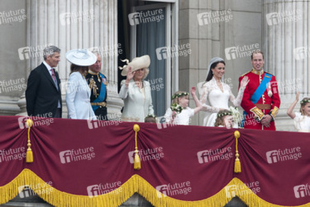 Michael und Carole Middleton, Prinz Charles und Camilla, Eliza Lopes, Margarita Armstrong-Jones, Grace Van Cutsem, Prinz William und Prinzessin Catherine