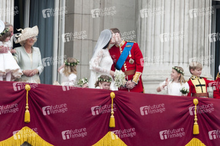 Prinz Charles und Camilla, Eliza Lopes, Margarita Armstrong-Jones, Grace Van Cutsem, Prinz William und Prinzessin Catherine, Lady Louise Windsor, Tom Pettifer, William Lowther-Pinkerton