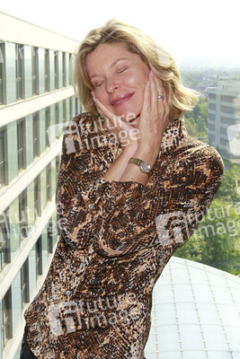 Kate Vernon