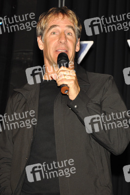 Scott Bakula