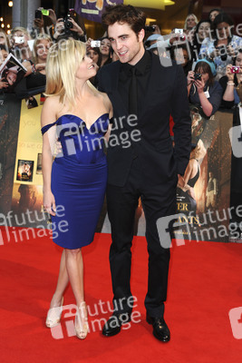 Reese Witherspoon, Robert Pattinson
